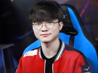 “Faker揭秘决赛对决：Gumayusi的神秘力量！”